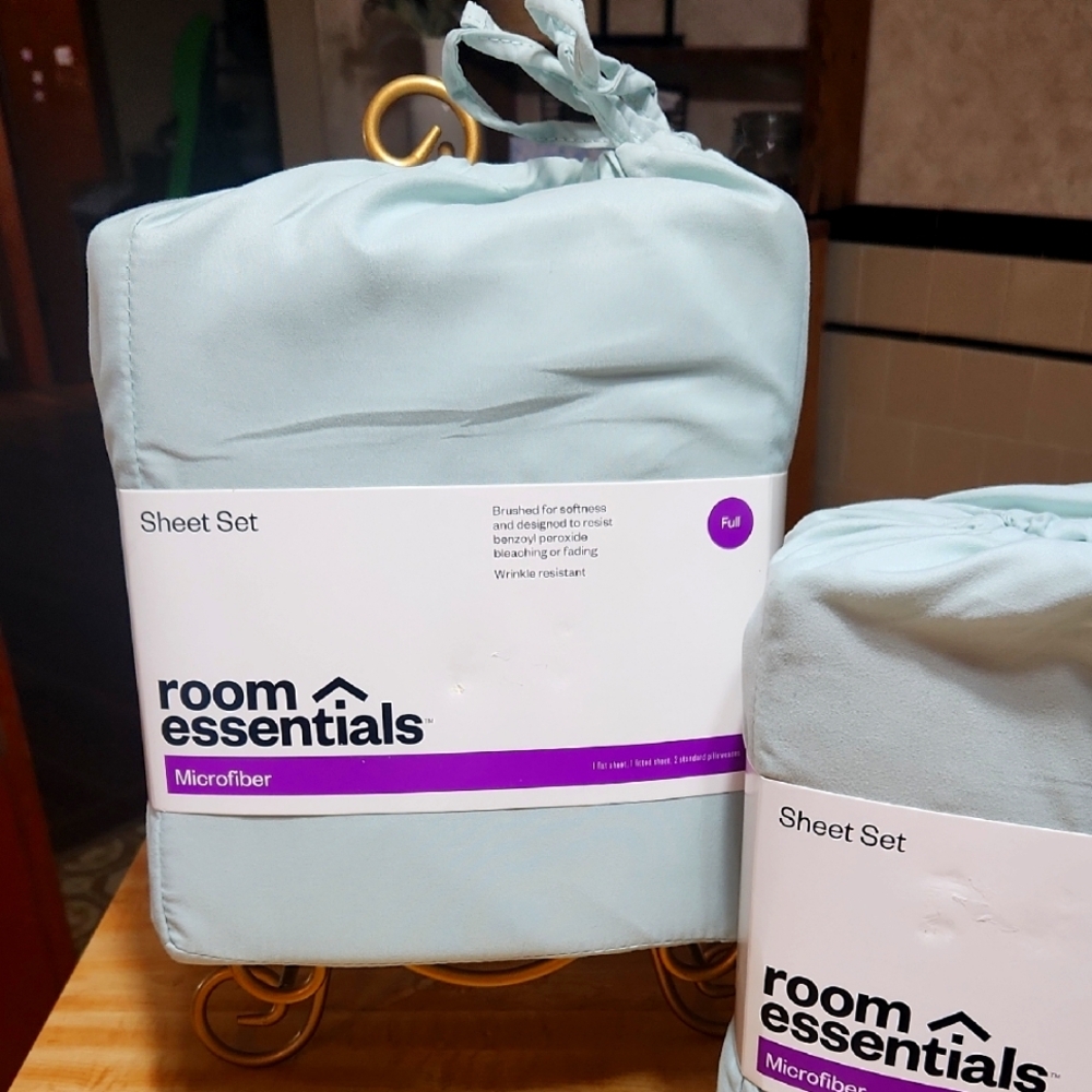 ROOM ESSENTIALS FULL SHEETS SETS.